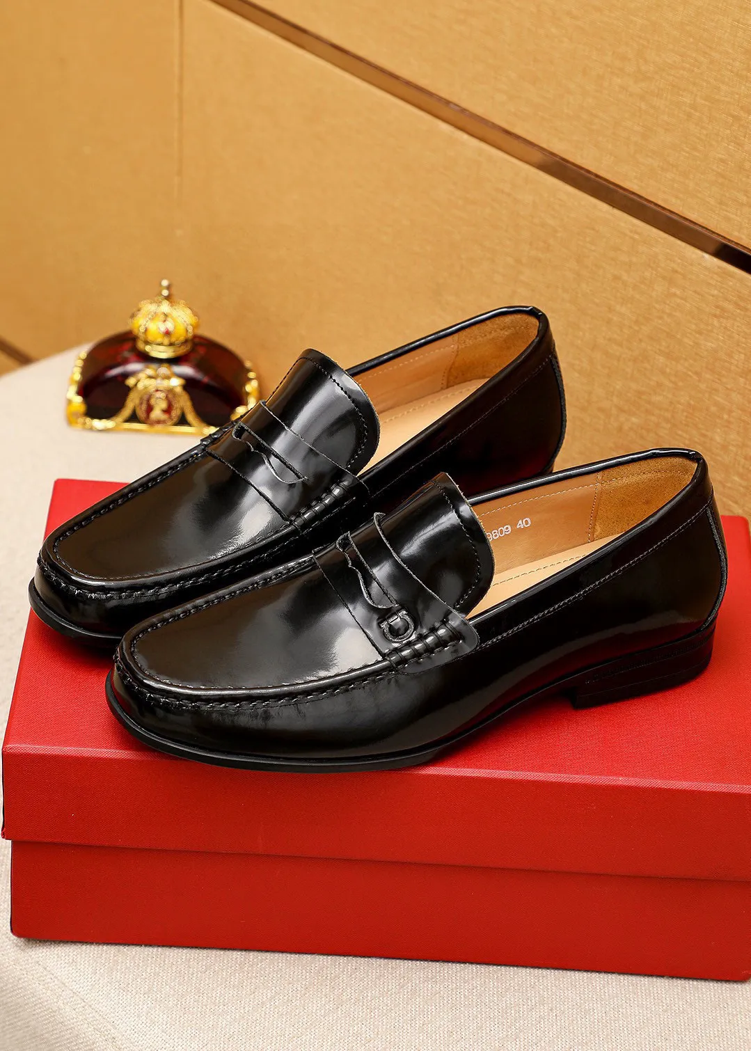 Men's shoes 💰480 💐 Product trademark: Ferragamo "Ferragamo" casual leather shoes Regular size: 38-44 (45🉑️customized) Product materials: Selected imported first-layer open-edge beaded cowhide leather upper, imported water-dyed cowhide leather lining. Strong three-dimensional visual effect, original outsole color: 3⃣️seed leather materials available